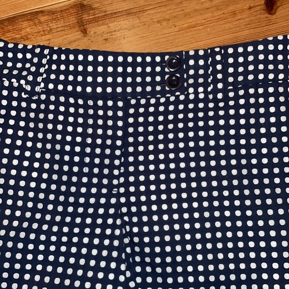 Vineyard Vines navy shorts with white polka dots - Picture 2 of 7
